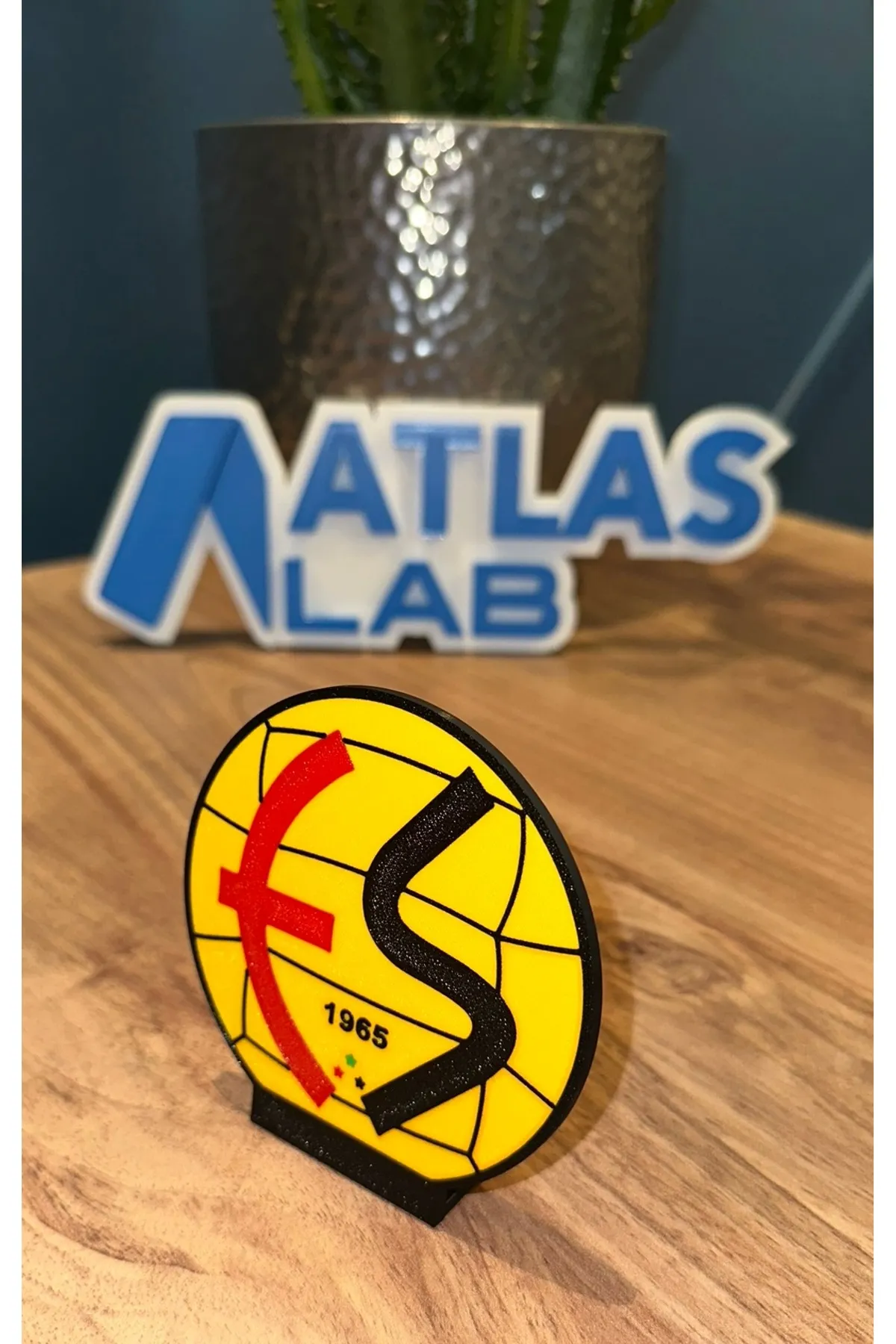 Eskişehirspor Arma Logo – 3D Baskı Masaüstü Dekoratif Stand - Kırmızı Siyah Taraftar Hediyelik Ürün - Görsel 2