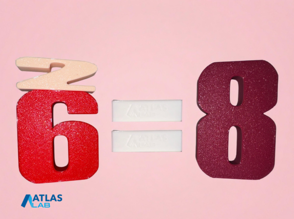 3D baskı Montessori sayı bloklarıyla oluşturulmuş 2+6=8 toplama işlemi örneği, renkli PLA malzeme.