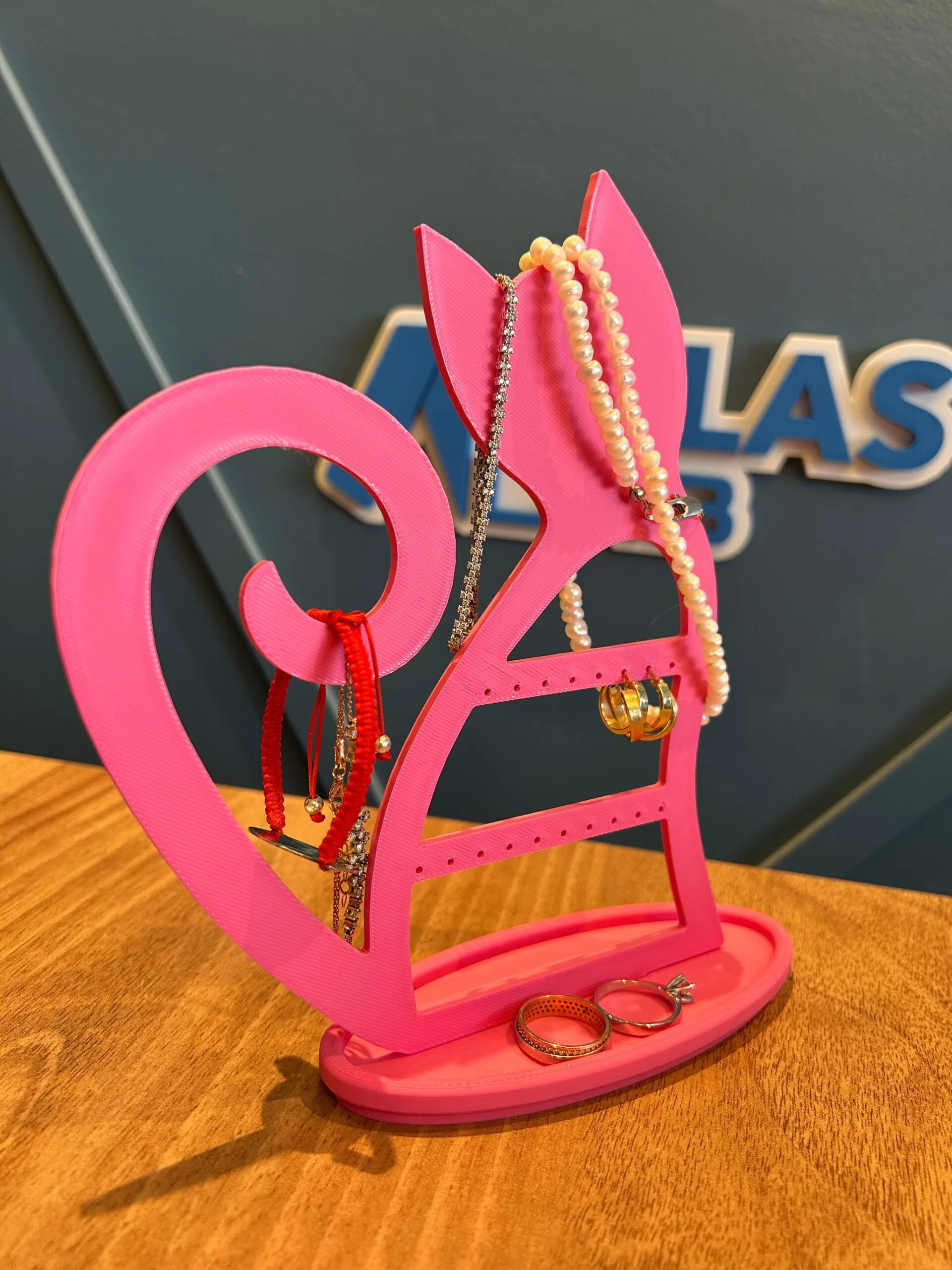 Kedili Takı Küpe Standı – 3D Baskı PLA | Dekoratif ve Şık Organizer - Görsel 3