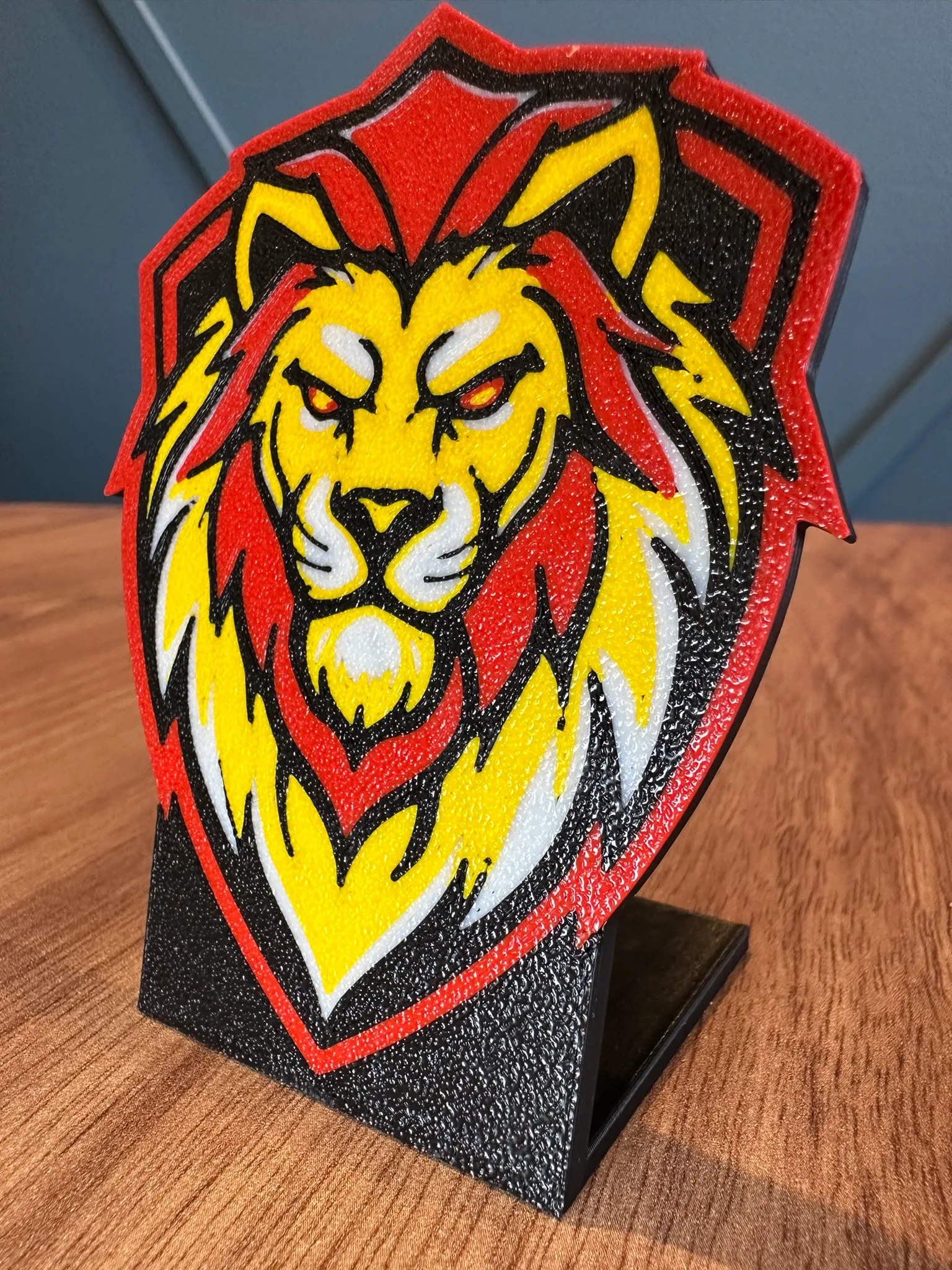 Sarı Kırmızı Aslan 3d Baskı Logo Masaüstü Dekoratif Taraftar Standı Hediyelik Ürün - Görsel 3
