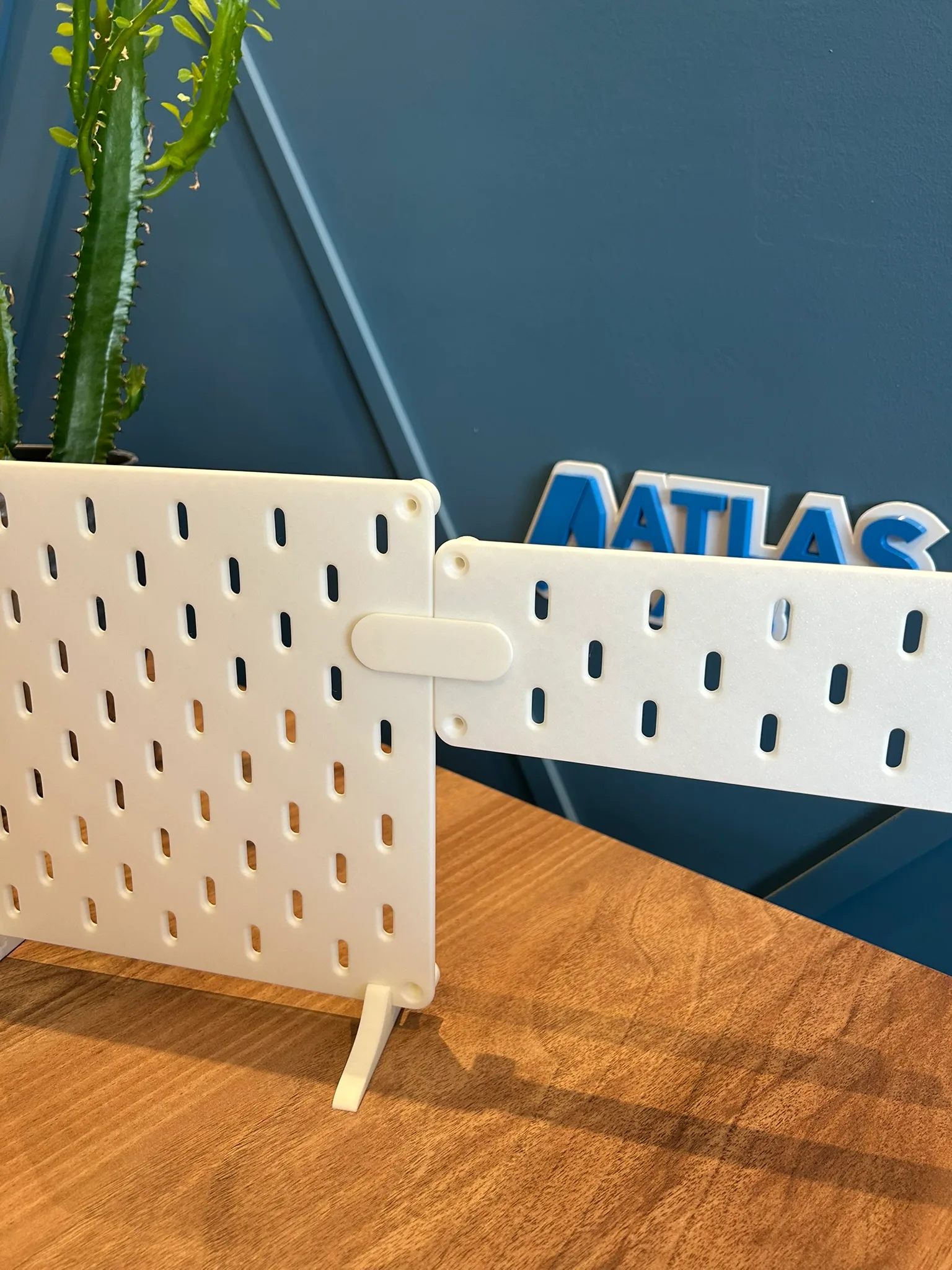 SKADIS Tarzı Pegboard - Modüler Delikli Organizasyon Panosu 8x24 cm - Görsel 5