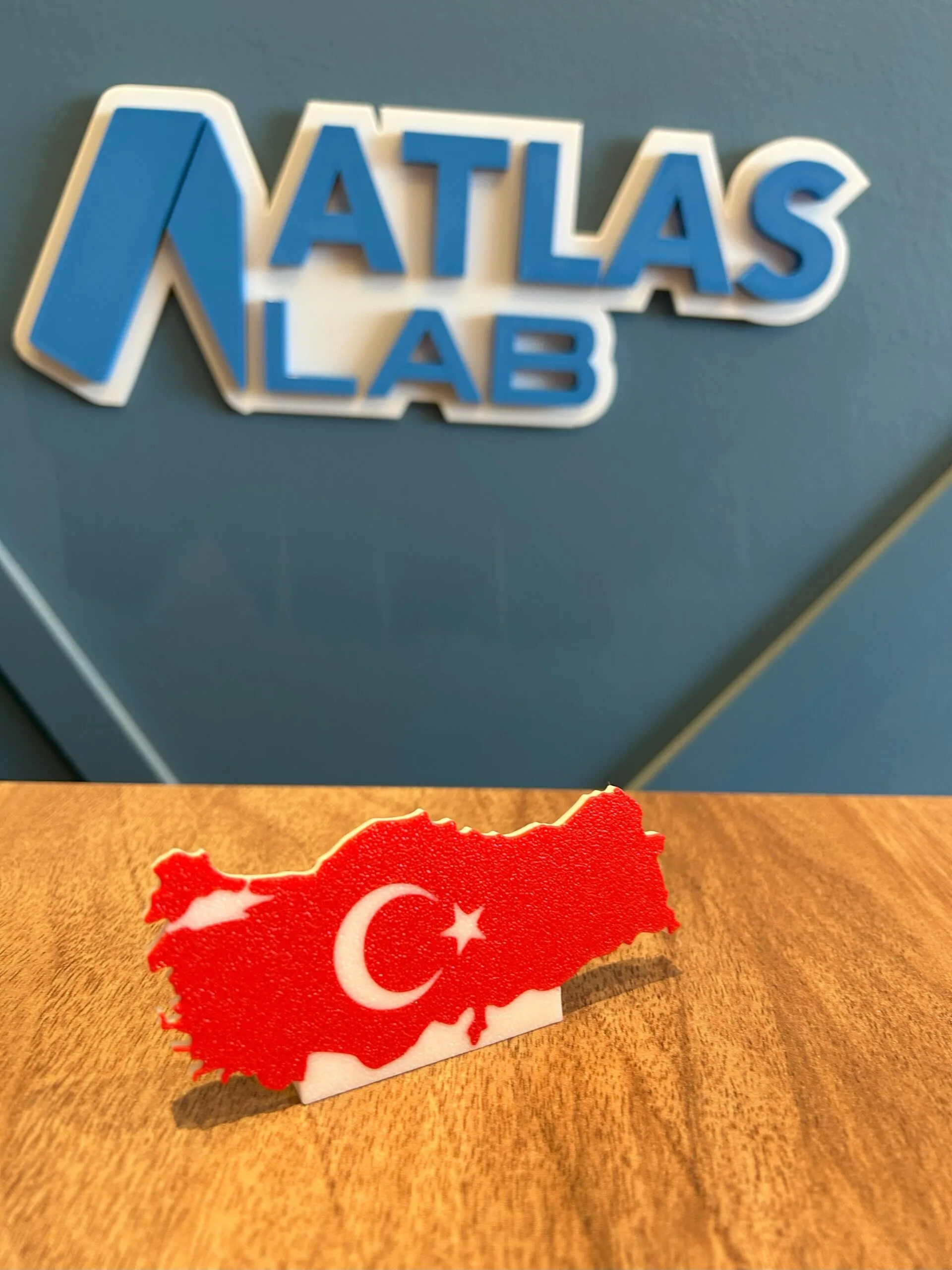 Türkiye Haritası Türk Bayrağı Temalı Masaüstü Dekor – 3D Baskı Kırmızı Beyaz Hediyelik Obje - Görsel 3