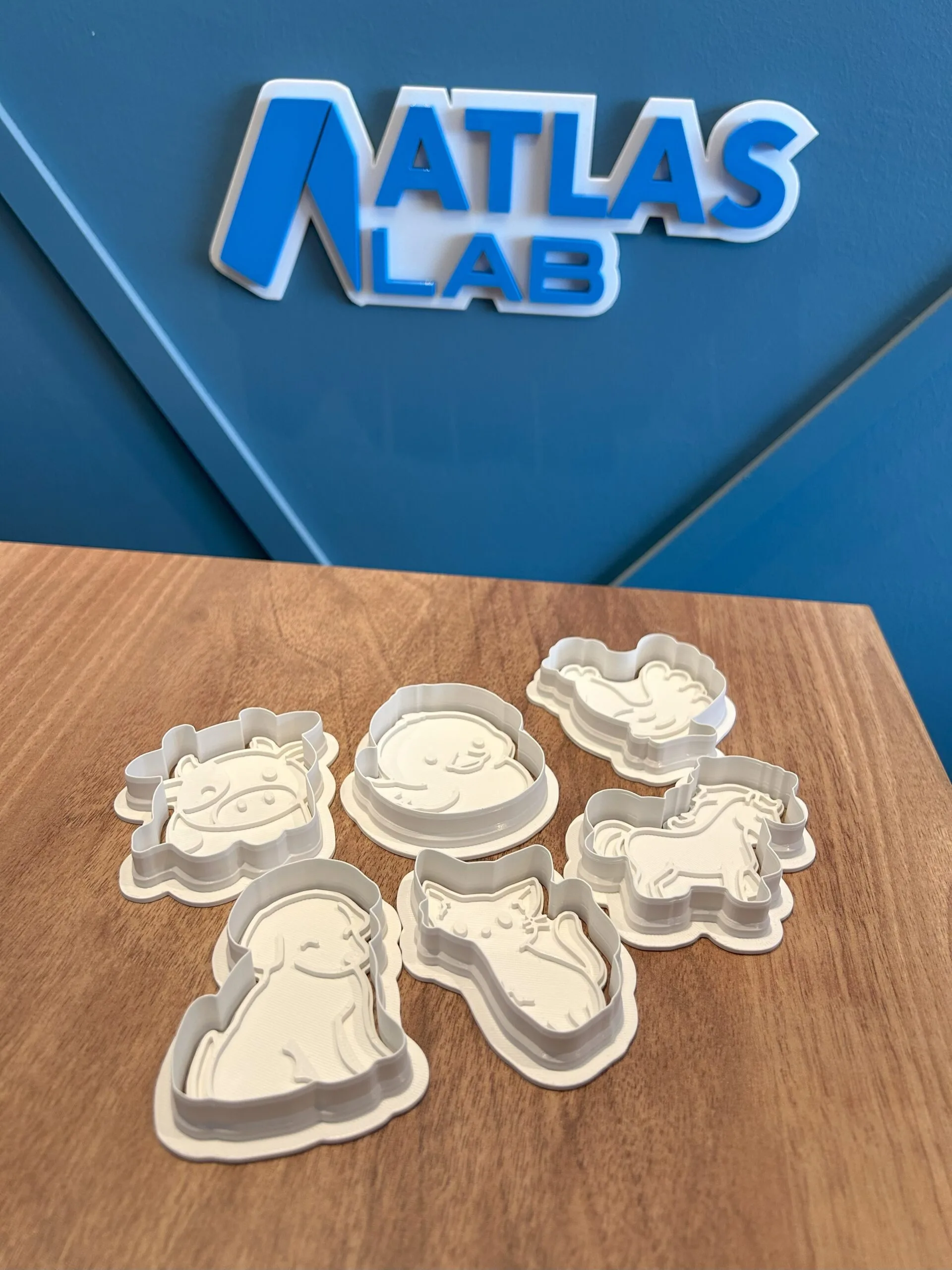 Çiftlik Hayvanları Kurabiye ve Şeker Hamuru Kalıbı – 6’lı Kesici ve Desenli Hamur Şekillendirici Set - Görsel 2