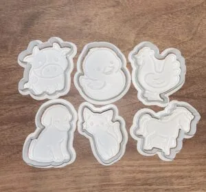 Çiftlik Hayvanları Kurabiye ve Şeker Hamuru Kalıbı – 6’lı Kesici ve Desenli Hamur Şekillendirici Set