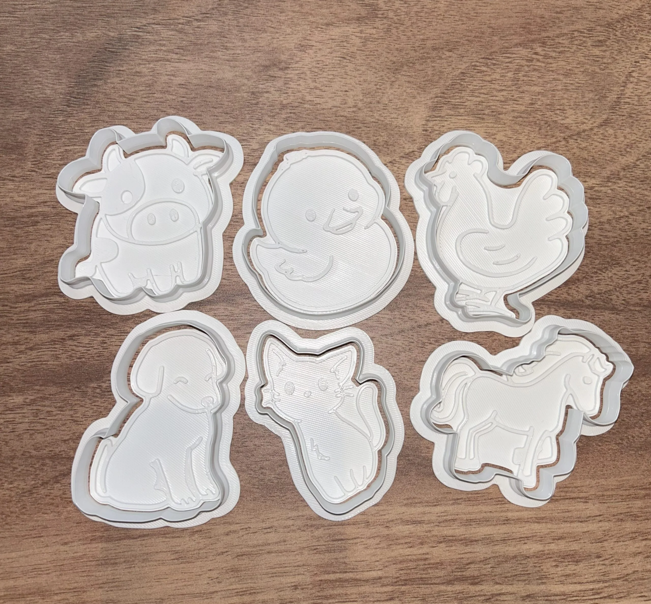 Çiftlik Hayvanları Kurabiye ve Şeker Hamuru Kalıbı – 6’lı Kesici ve Desenli Hamur Şekillendirici Set