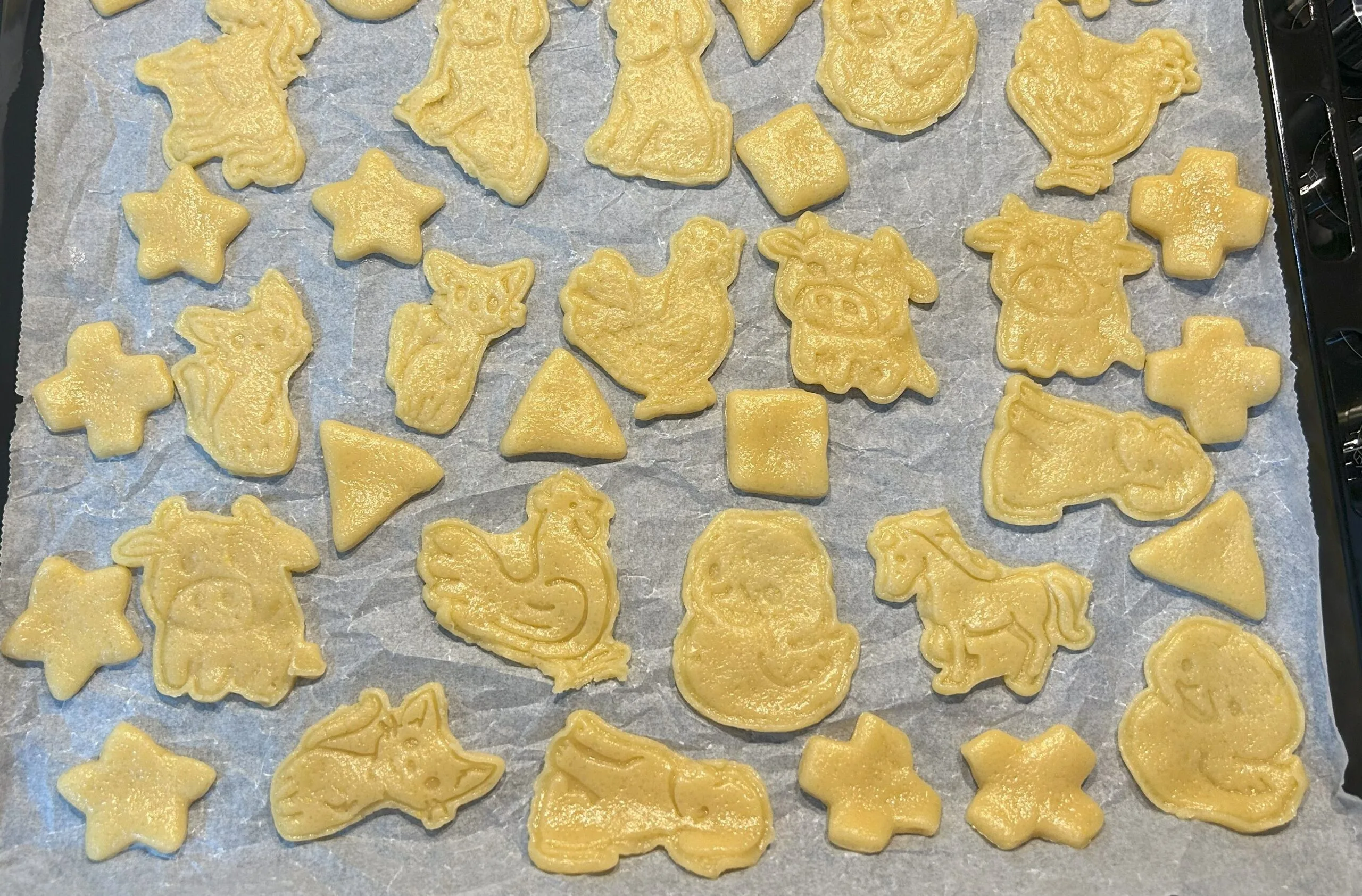 Çiftlik Hayvanları Kurabiye ve Şeker Hamuru Kalıbı – 6’lı Kesici ve Desenli Hamur Şekillendirici Set - Görsel 3