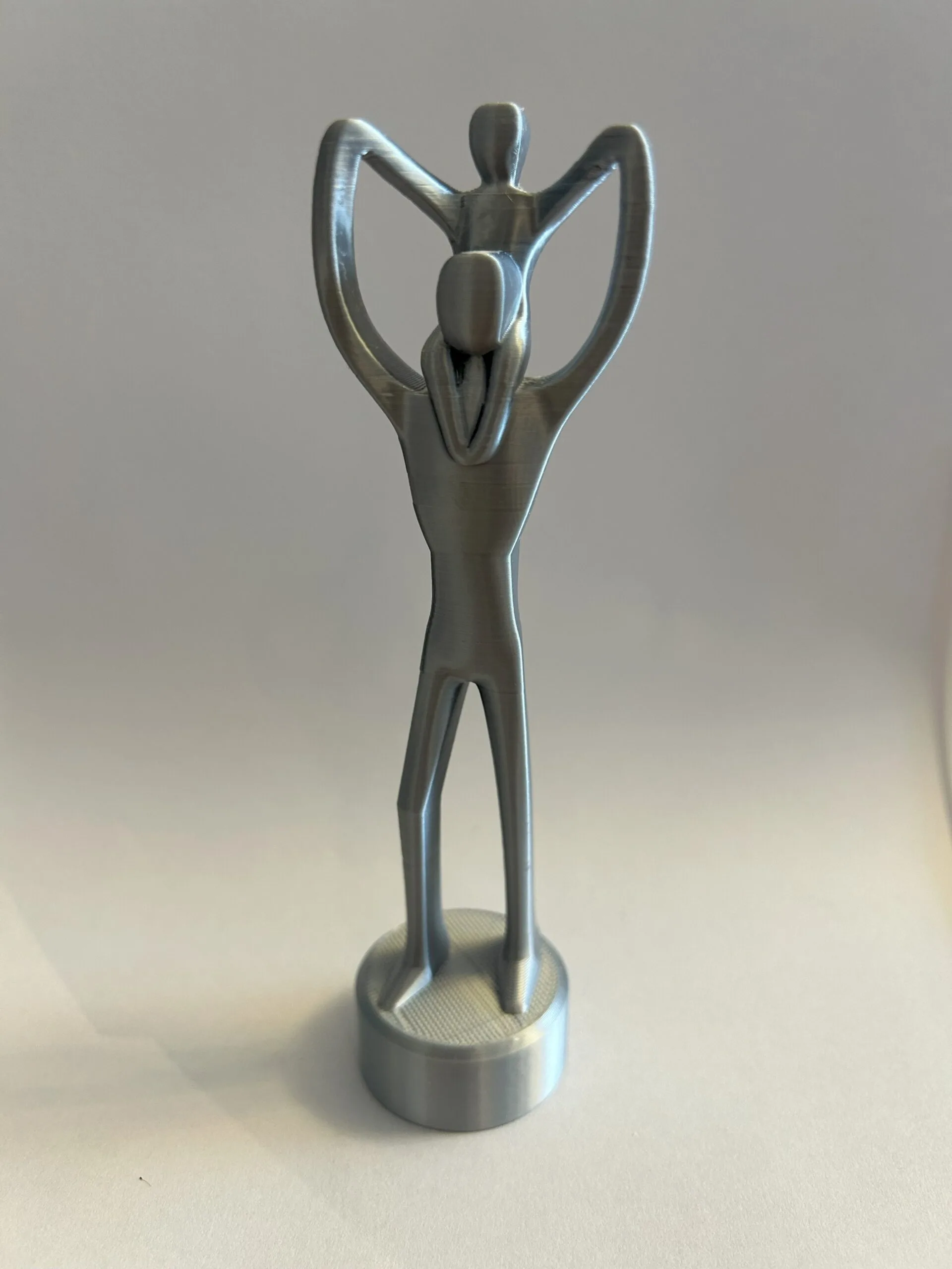 Baba ve Çocuk Figürlü Dekoratif Obje – 13,5 cm 3D Baskı Hediyelik – Babalar Günü İçin Özel Tasarım - Görsel 2