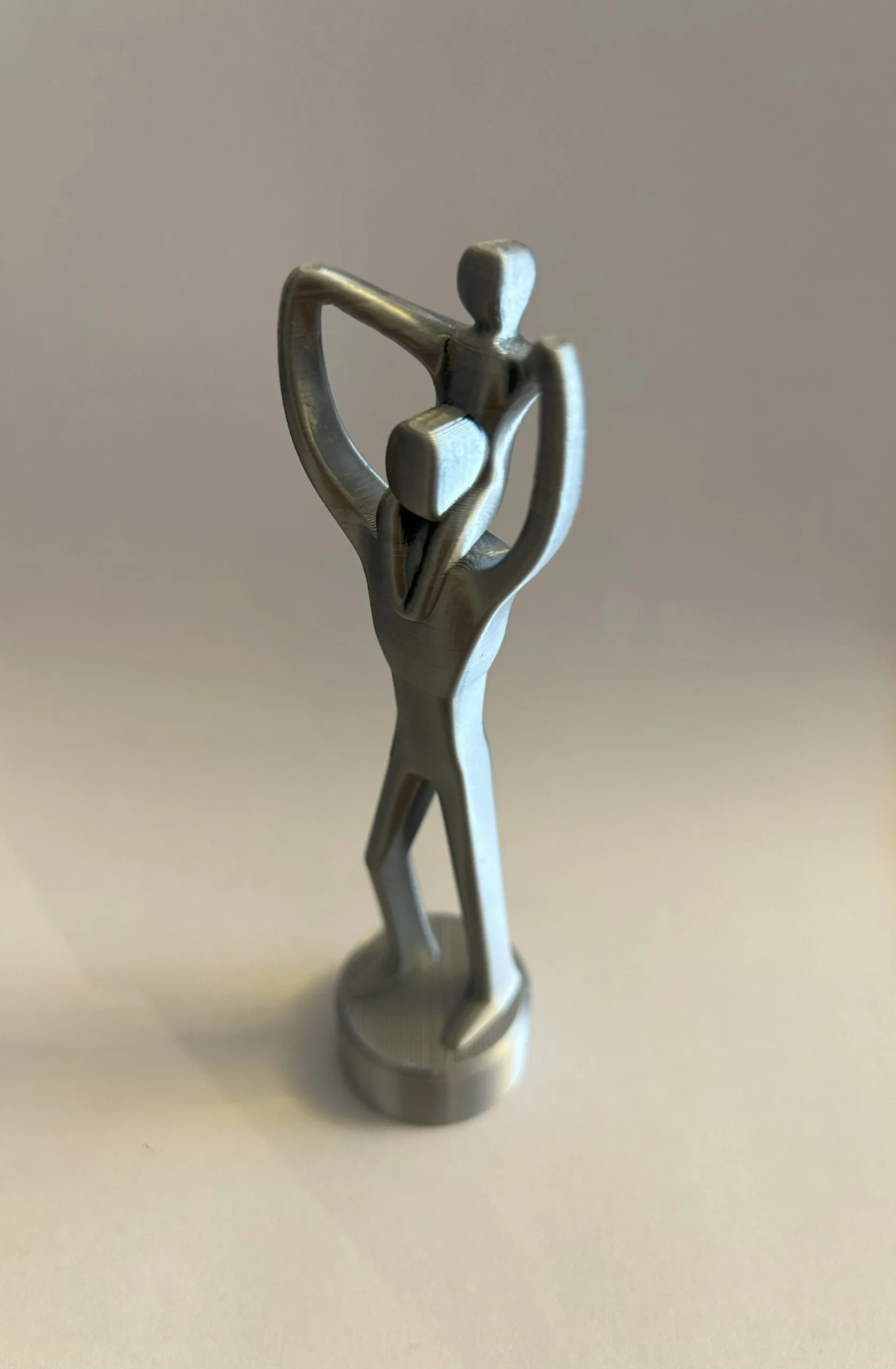 Baba ve Çocuk Figürlü Dekoratif Obje – 13,5 cm 3D Baskı Hediyelik – Babalar Günü İçin Özel Tasarım