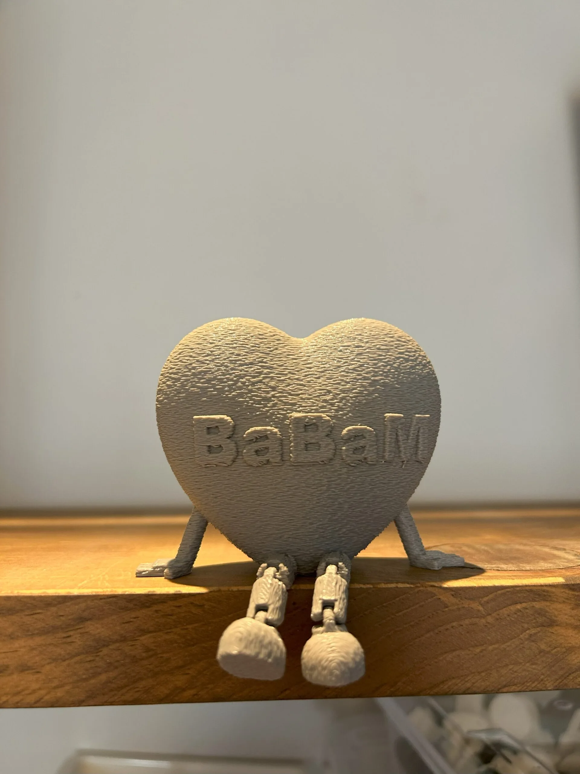 Babam Yazılı Ayaklı Kalp Figürü - Babalar Günü Hediyelik Obje –Sallanan Ayaklı kalp 3D Baskı - Görsel 4