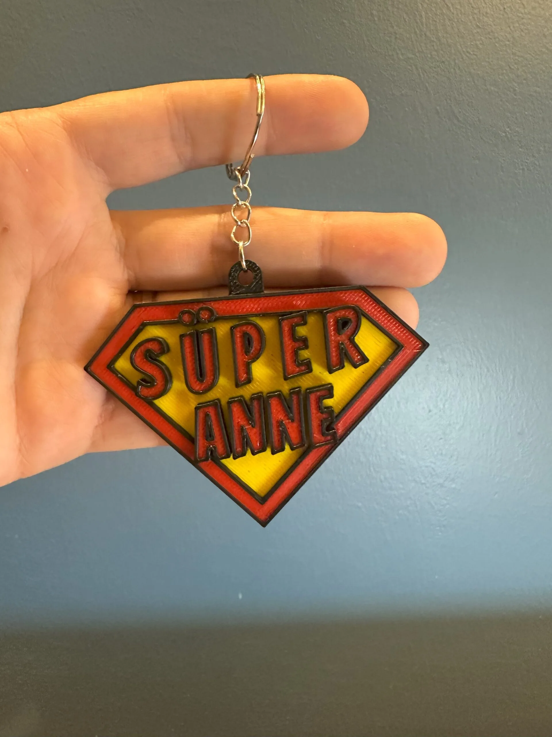 Süper Anne Anahtarlık | Anneler Günü Hediyesi | Eğlenceli & Anlamlı Tasarım 3D Baskı - Görsel 2