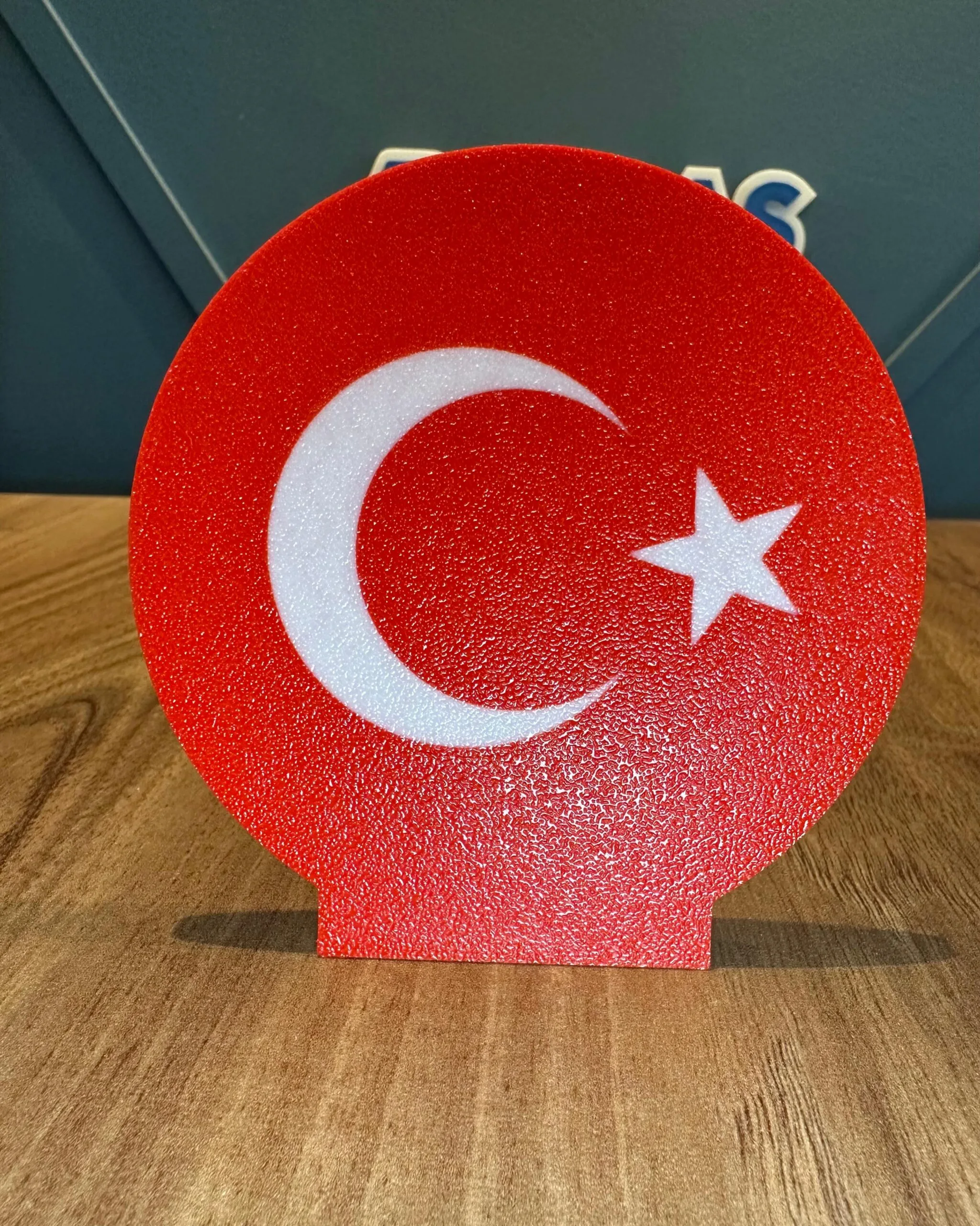 3D Yuvarlak Masaüstü Türk Bayrağı Dekoru Şık ve Anlamlı Tasarım