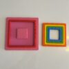 PLA baskı Montessori puzzle tablasının yandan görünümü